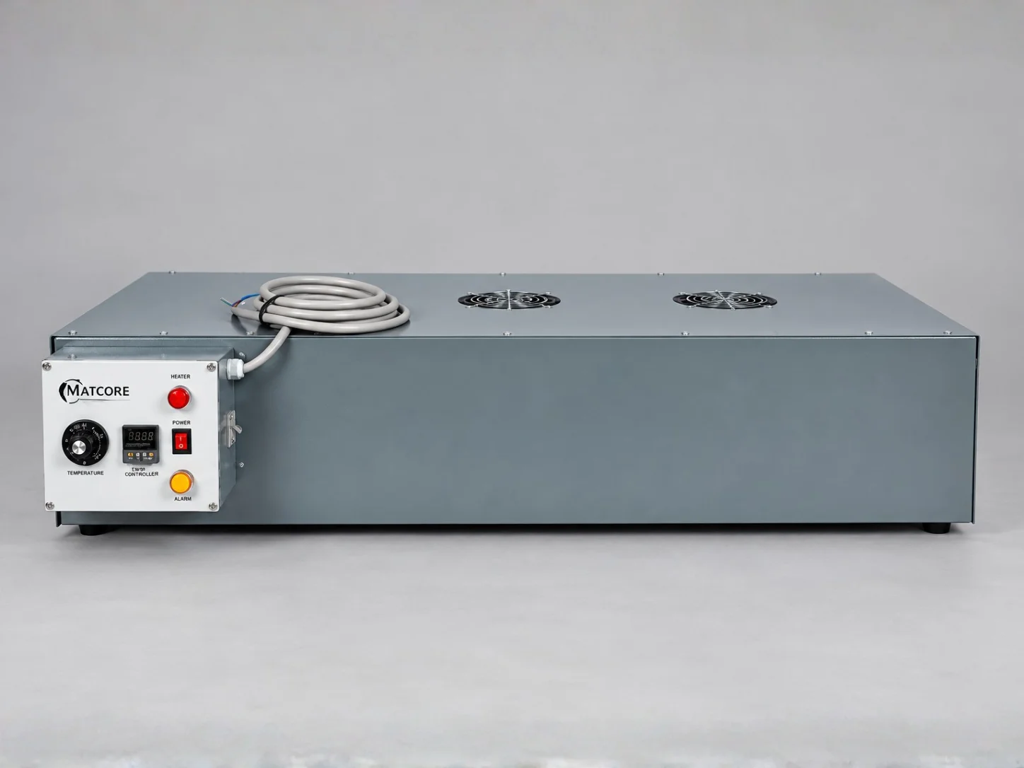 Uniform drying and heating of materials with precise temperature control